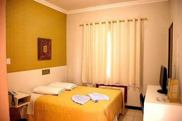 Santa Mônica Palace Hotel Corumbá Extérieur photo