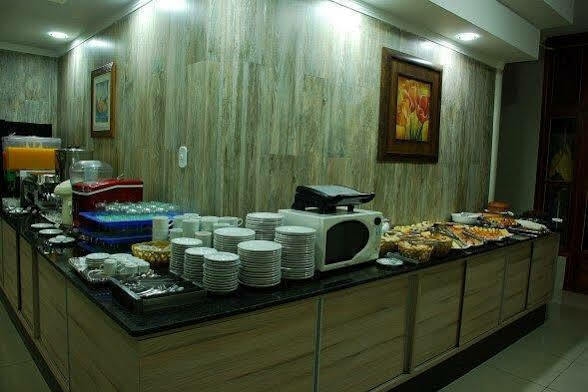 Santa Mônica Palace Hotel Corumbá Extérieur photo